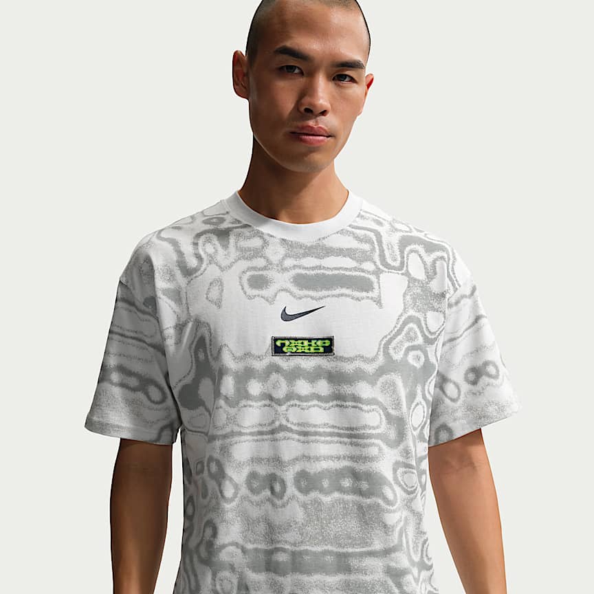 Nike Sportswear T-Shirt. Nike SG